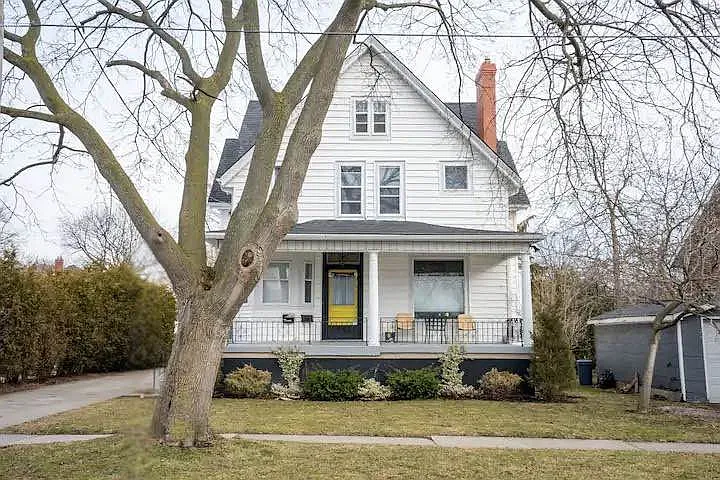 152 Essex St #B — Photo 11