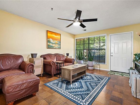 5th image of 705 Littledale Rd