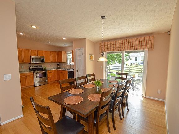 5th image of 1325 Cross Creek Dr