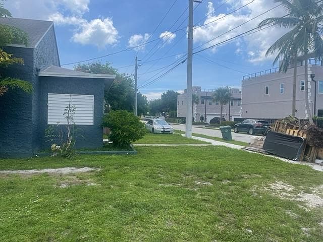 1st image of 1041 NE 35th St #1