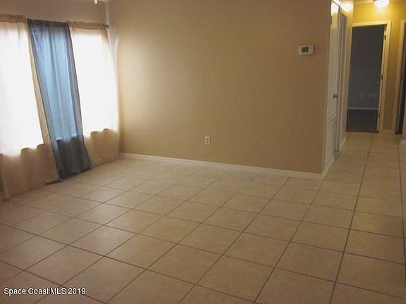 5th image of 1029 Alminar Ave SE