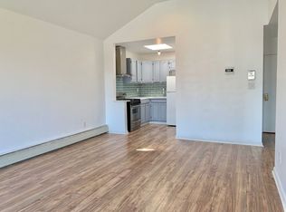 3434 32nd St APT 3R, Astoria, NY 11106