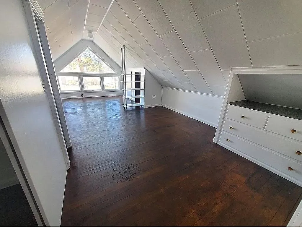 732 W Genesee St — Photo 4