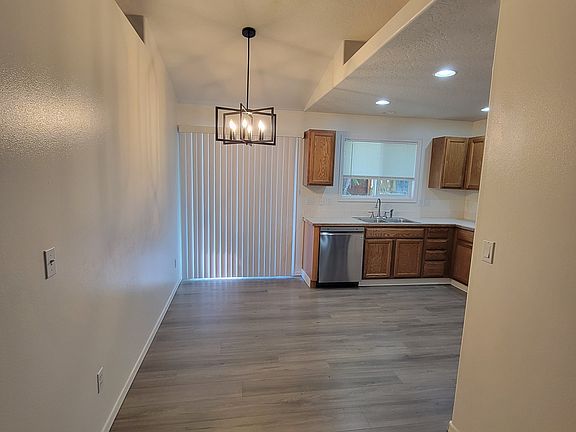 3rd image of 2513 W Grouse Ave