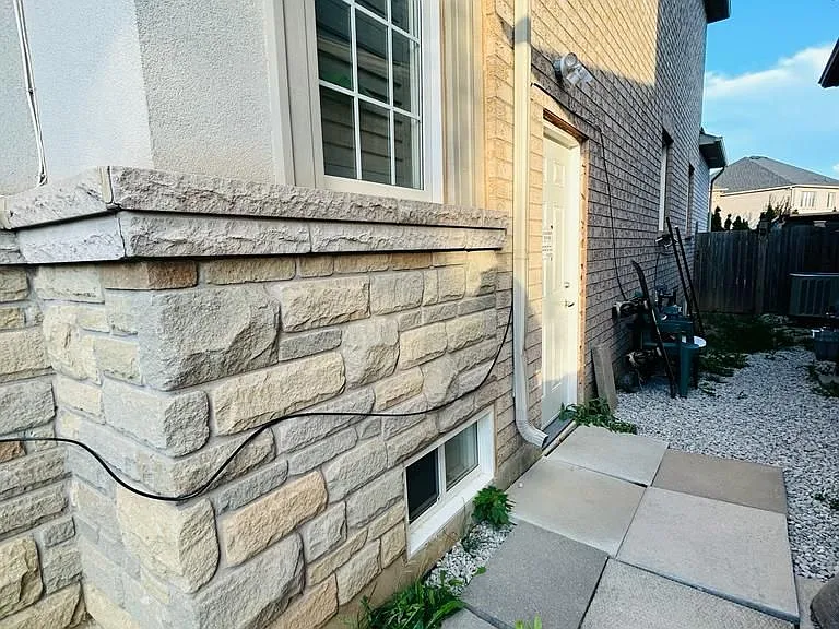 13 Black Diamond Cres #BASEMENT — Photo 2