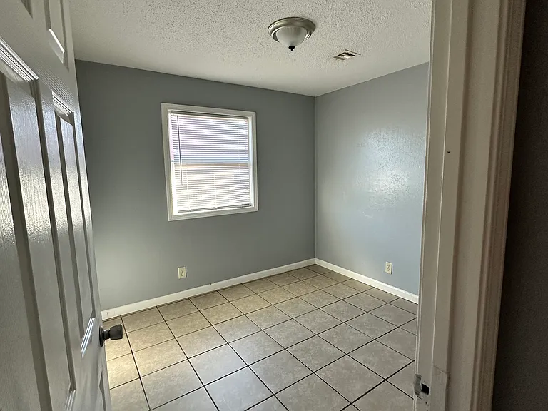 1501 SE 46th St — Photo 6