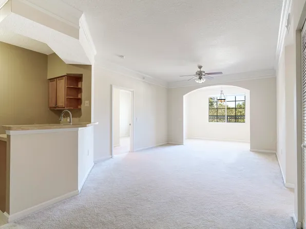 1201 Myrtlewood Cir E, Palm Beach Gardens, FL