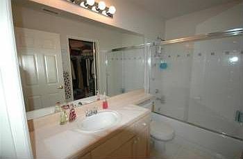 4th image of 25235 SE Klahanie Blvd APT L304