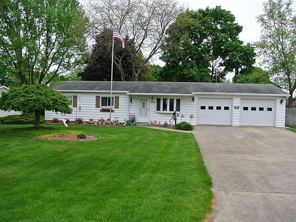 2nd image of 1780 N Sierra Way
