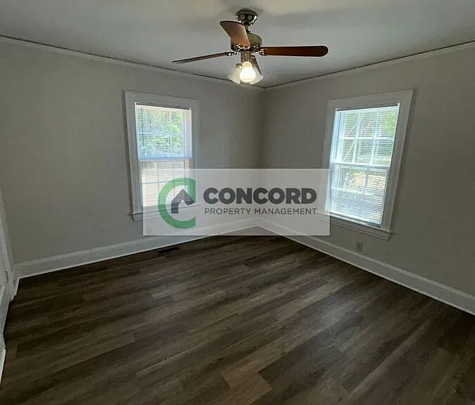 1122 W Northwood St — Photo 17