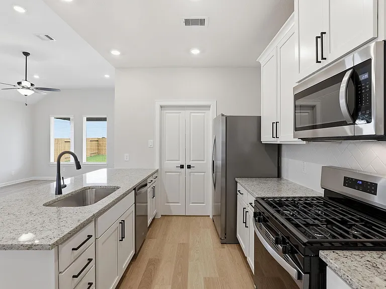 3060 Sorrento Hill Dr — Photo 7