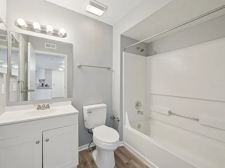 Somerset Place Apartments — Photo 12