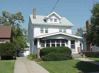 18201 Windward Rd, Cleveland, OH 44119