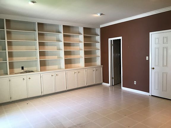 2nd image of 110 Glenwood Dr