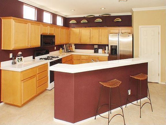 kitchen includes all appliances & under cabinet lighting, recessed lights 