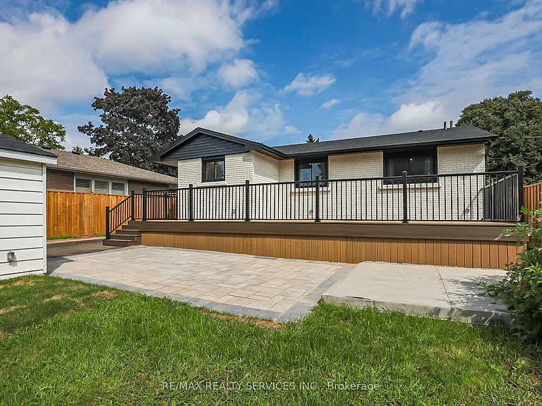 6364 Sherwood Rd — Photo 18