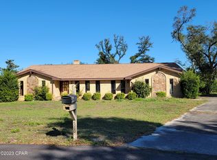 510 N Shore Cir, Lynn Haven, FL 32444