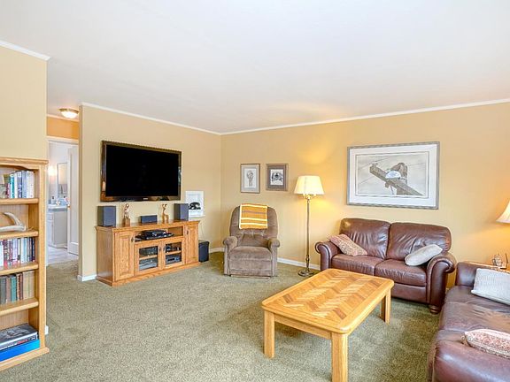 4th image of 501 Carmel Ave