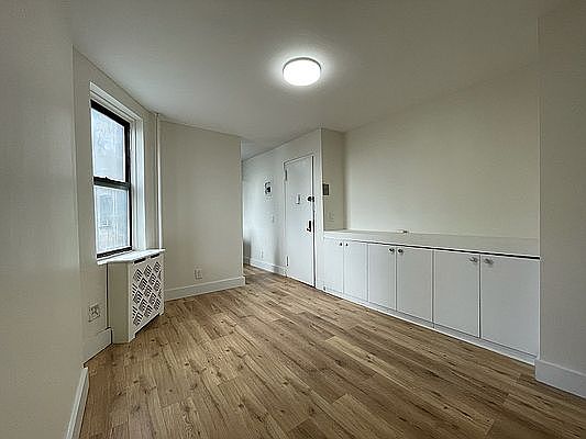 1st image of 408 W 39th St APT 3RW