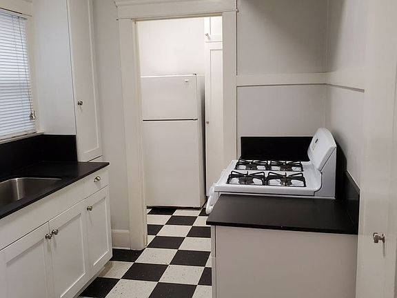 3rd image of 220 Quincy Ave APT H