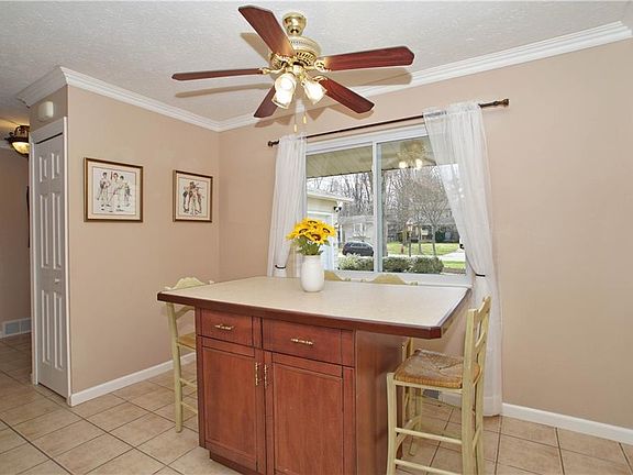 5th image of 9355 Basswood Dr