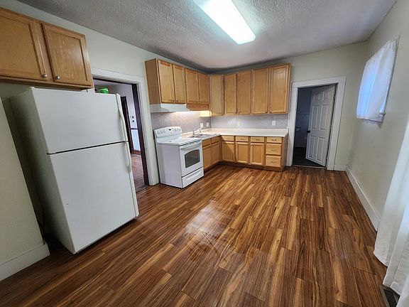 4th image of 364 W Church St