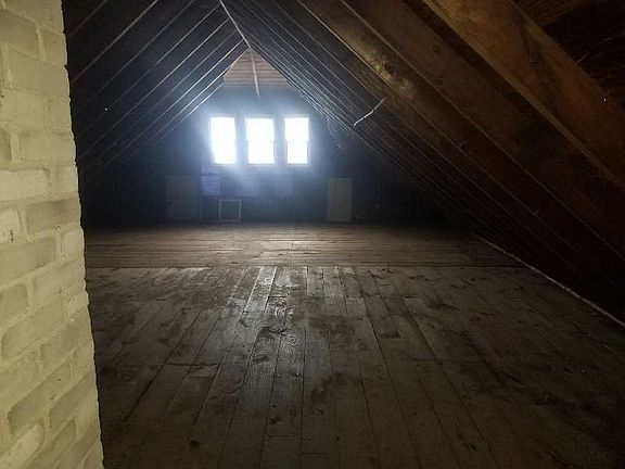 4th image of 429 Warner Ave