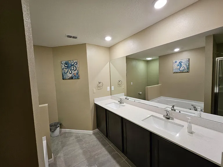 Van Allen Cir — Photo 5