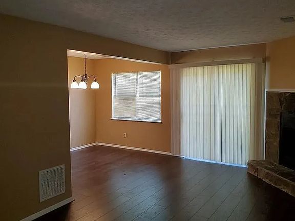 2nd image of 2303 Pine Tree Trl