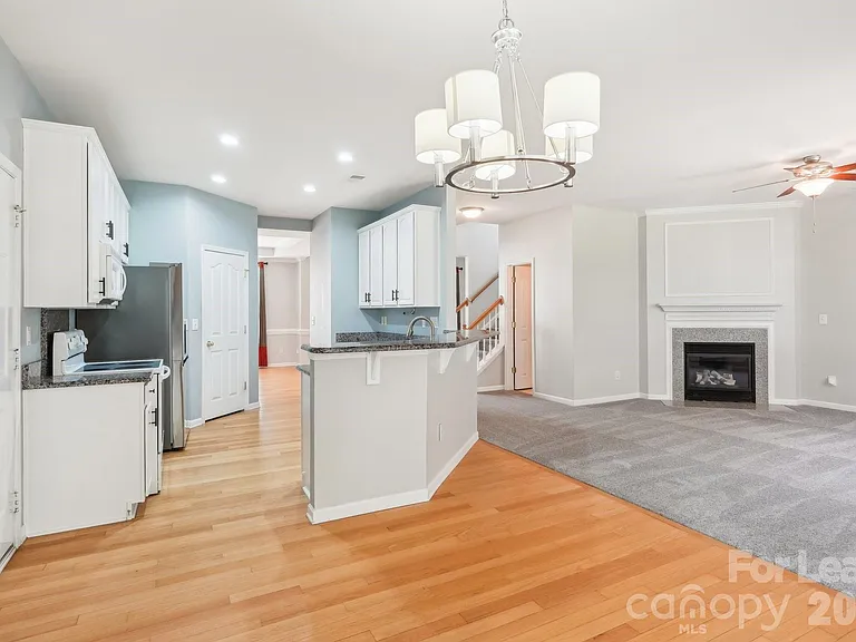 14417 Laurel Tree Ln — Photo 8