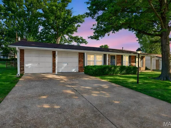 4723 Langtree Dr, Saint Louis, MO 63128