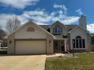 2121 S Point Rd, Green Bay, WI 54313