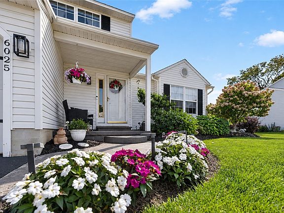 2nd image of 6025 Monopoli Path