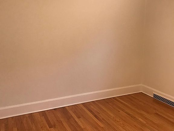 3rd image of 1526 Crosby St