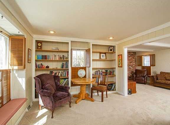 5th image of 811 Blackhorse Ct
