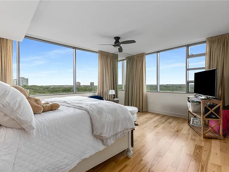 700 Park Regency Pl NE #1906 — Photo 16