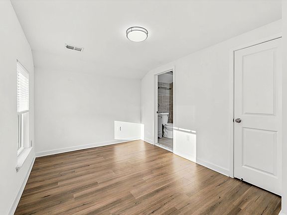 2nd image of 514 Ryers Ave #B