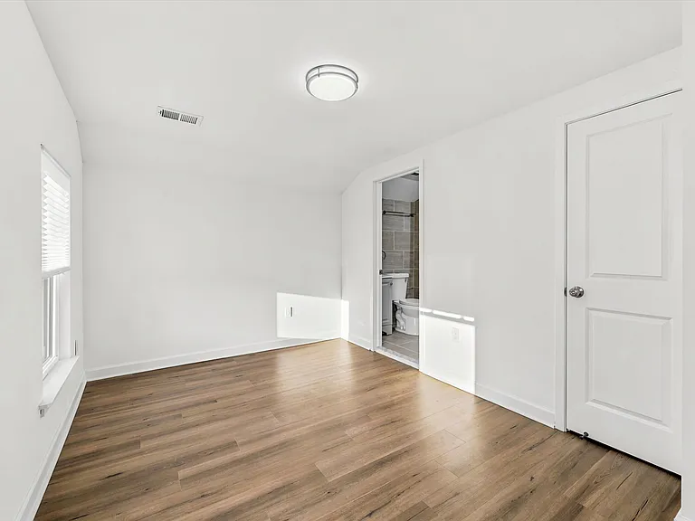 514 Ryers Ave #B — Photo 2