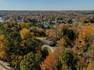 18 Lake Ridge Dr, Greenville, SC 29611