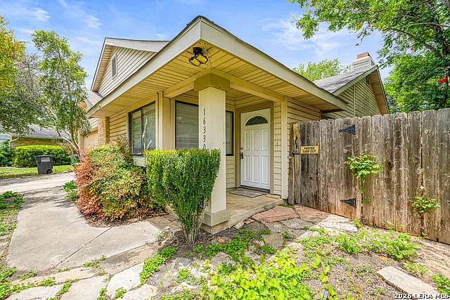 3 bed, 2.0 bath, 1580 sqft, $1,695 — Photo 3