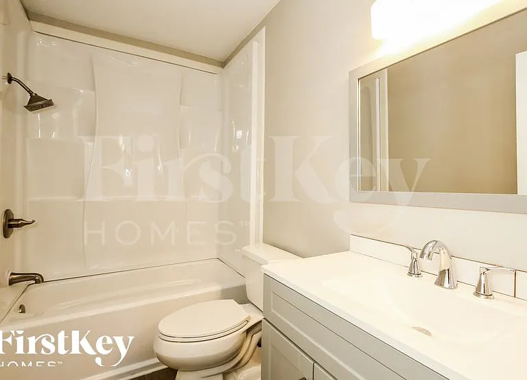 4237 W Grovers Ave — Photo 13