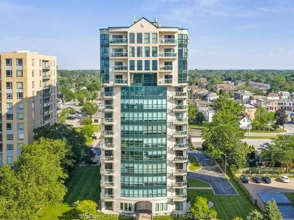 4789 Riverside Dr E #104, Windsor, ON N8Y 5A2