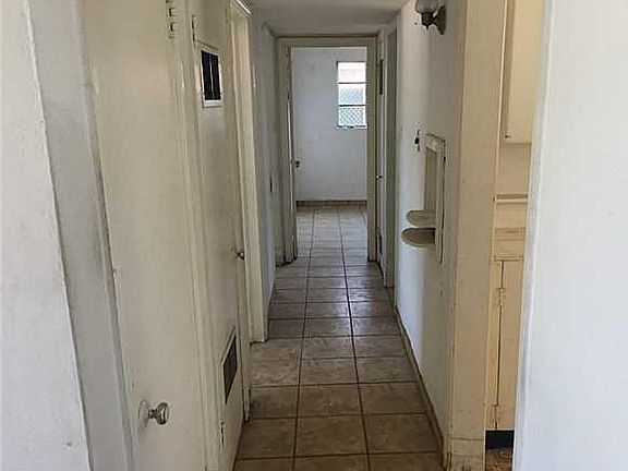 5th image of 609 Encino Dr
