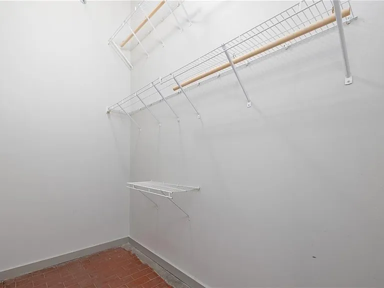 881 Memorial Dr SE #206 — Photo 13