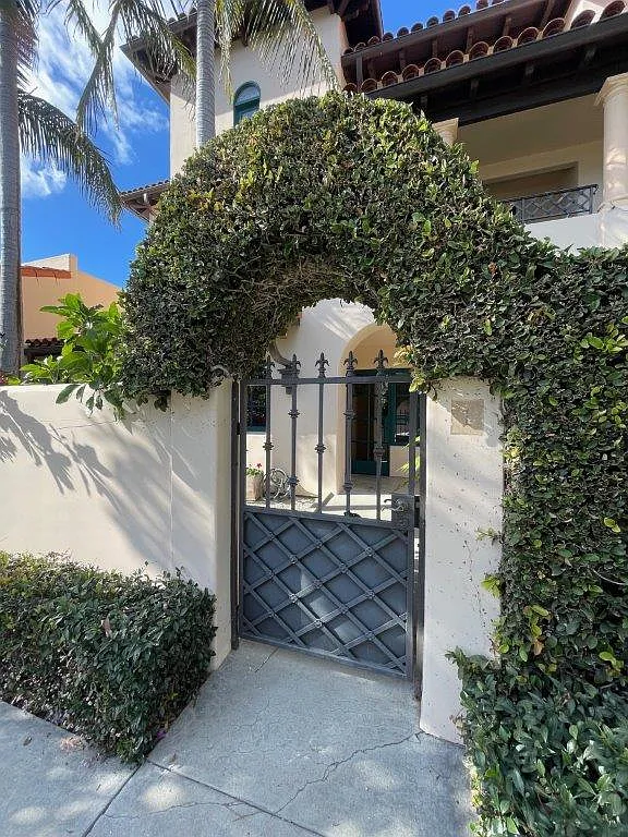 3 bed, $5,500 — Photo 1