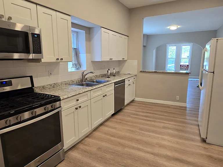 3734 N Franklin St — Photo 7