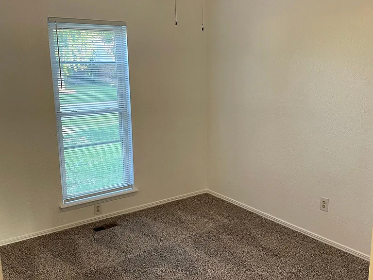 312 Conestoga Dr — Photo 10