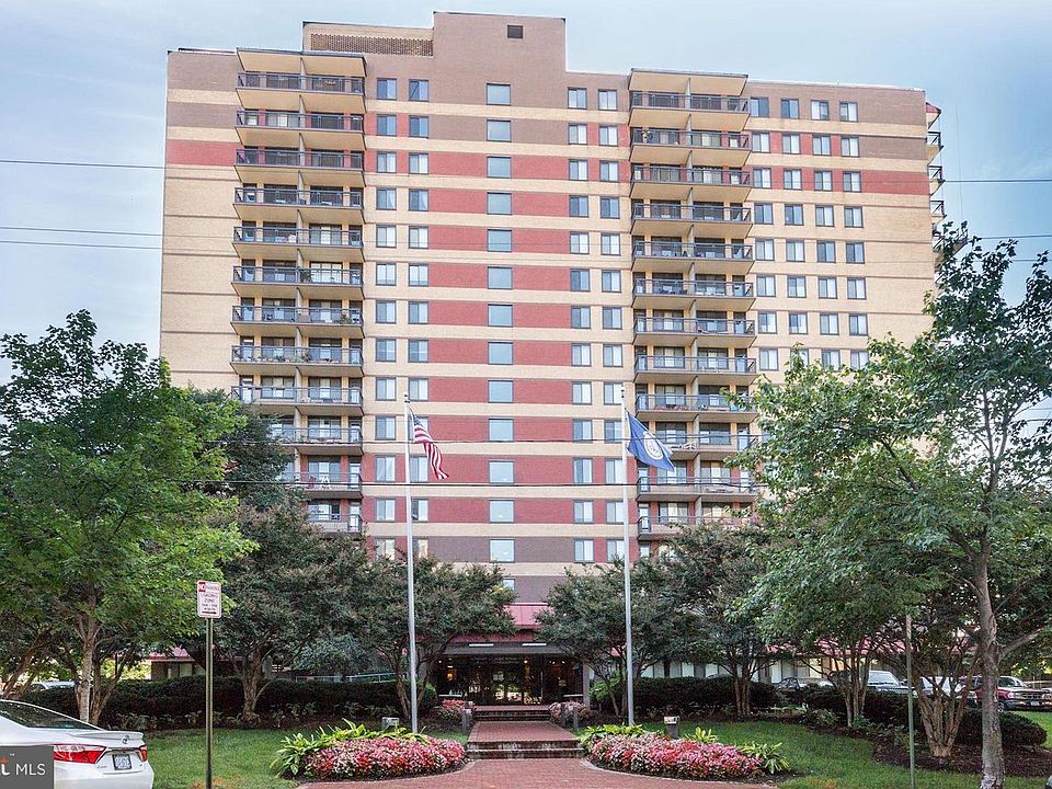 1st image of 801 N Pitt St APT 607