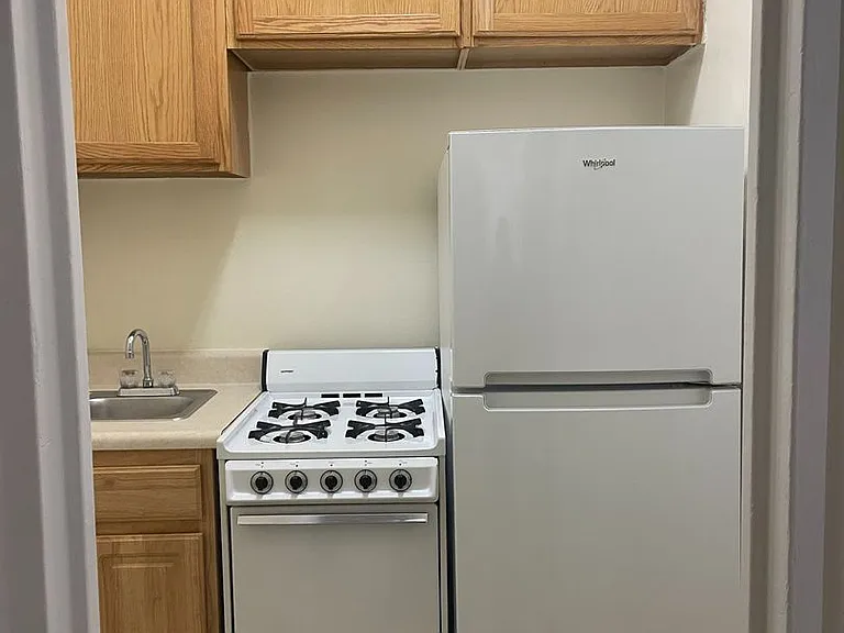 Q Street Apartments — Photo 14