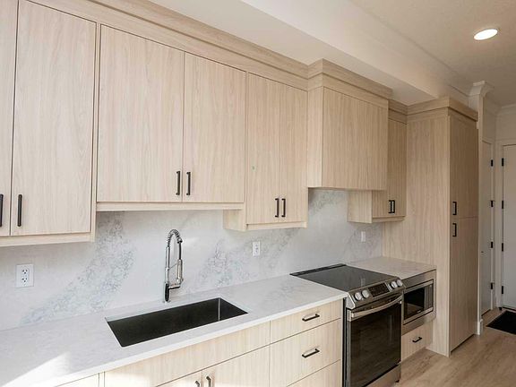 5th image of 370 Dieppe Dr SW #110